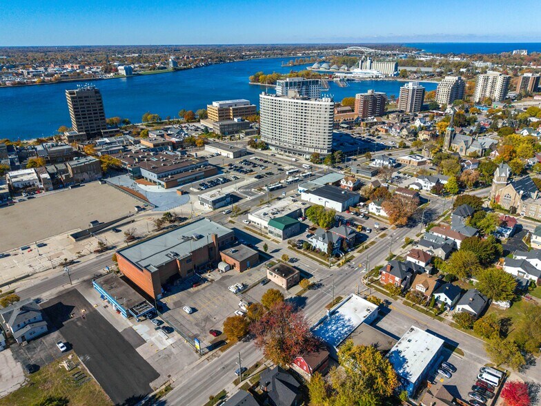 More Photos Of 219 Lochiel St, Sarnia General Retail For Sale