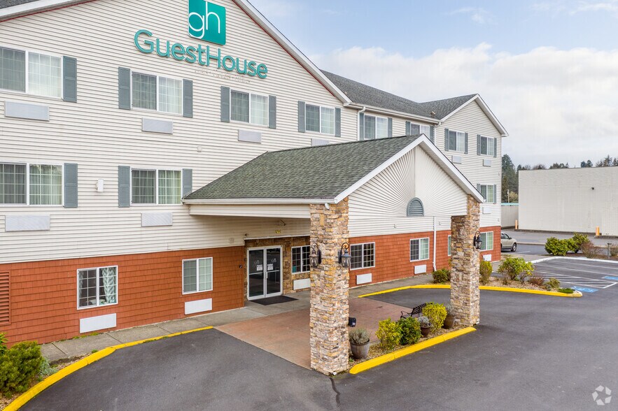 More Photos Of 501 Three Rivers Dr, Kelso Hospitality For Sale