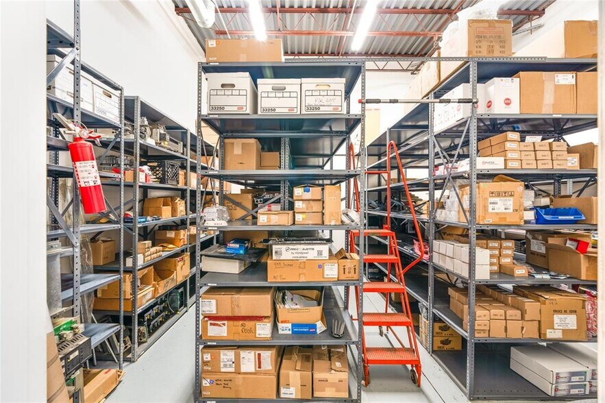 More Photos Of 37-14 13th St, Long Island City Warehouse For Sale