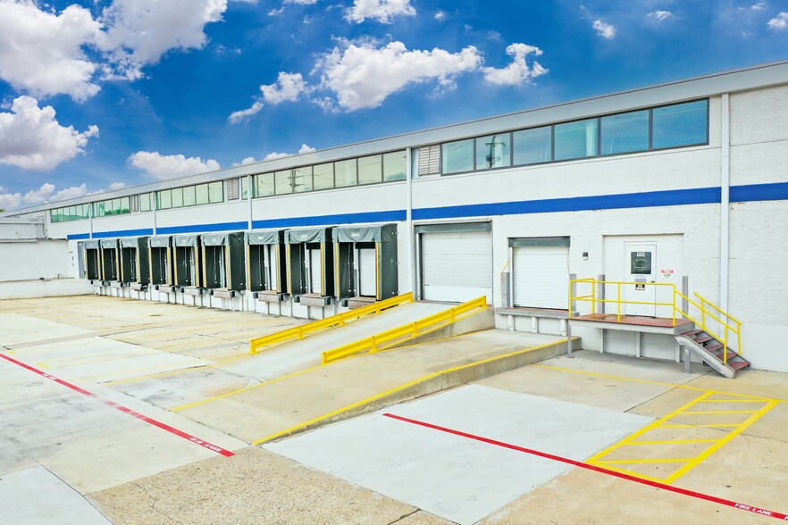 More Photos Of 5500 South Fwy, Fort Worth Unknown For Lease