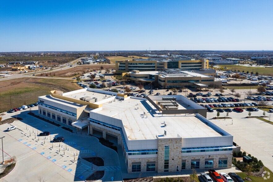 More Photos Of 10900 Founders Way, Fort Worth Medical For Lease