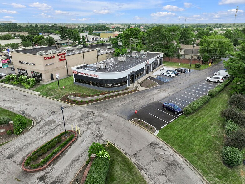 More Photos Of 100 Regency Point Path, Lexington Freestanding For Lease