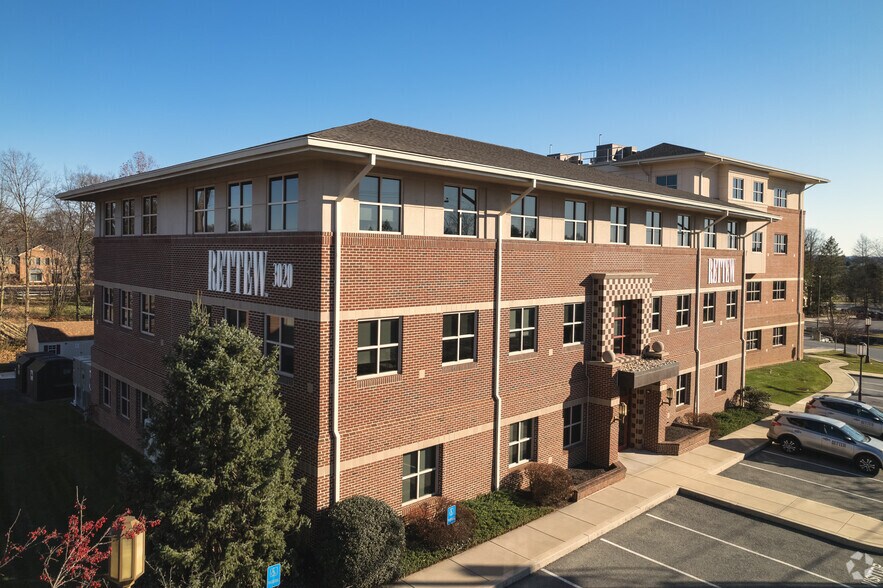 More Photos Of 3020 Columbia Ave, Lancaster Office For Sale