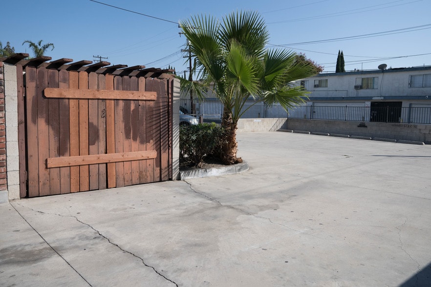 More Photos Of 10616-10622 Katella Ave, Anaheim Loft Creative Space For Sale