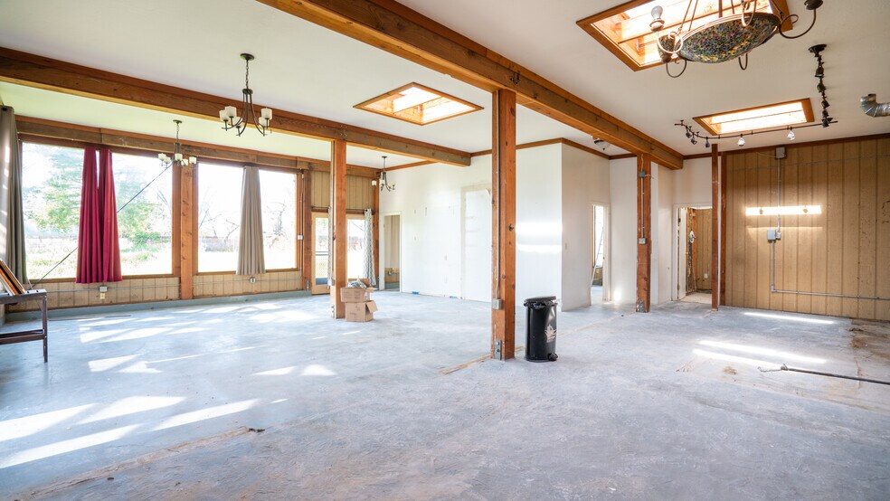 More Photos Of 4770 Occidental Rd, Santa Rosa Light Distribution For Sale