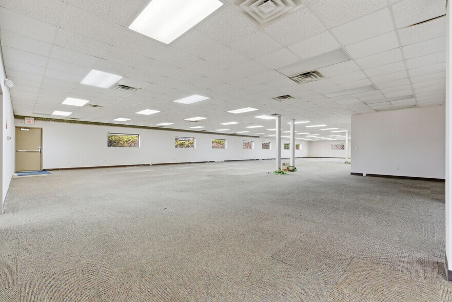 More Photos Of 1612 N Osteopathy, Kirksville Office For Sale