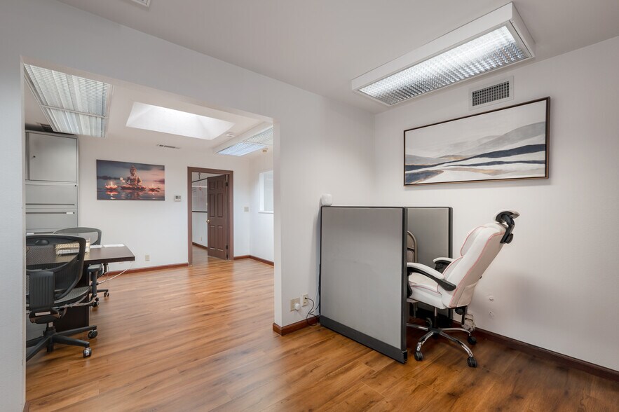 More Photos Of 635 W Foothill Blvd, Monrovia Loft Creative Space For Sale