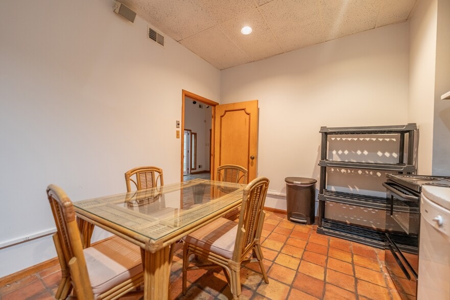 More Photos Of 3519 Bigelow Blvd, Pittsburgh Office For Sale