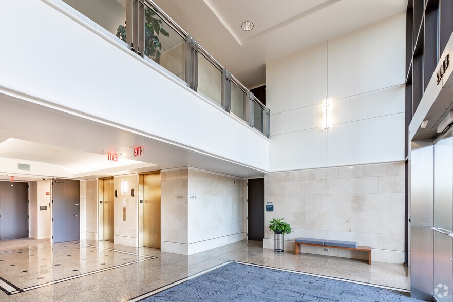 More Photos Of 2000-2100 SouthBridge Pky, Birmingham Office Residential For Lease