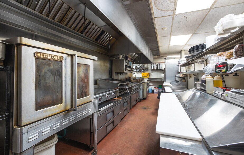 More Photos Of 121 S Smith St, Cuba Restaurant For Sale