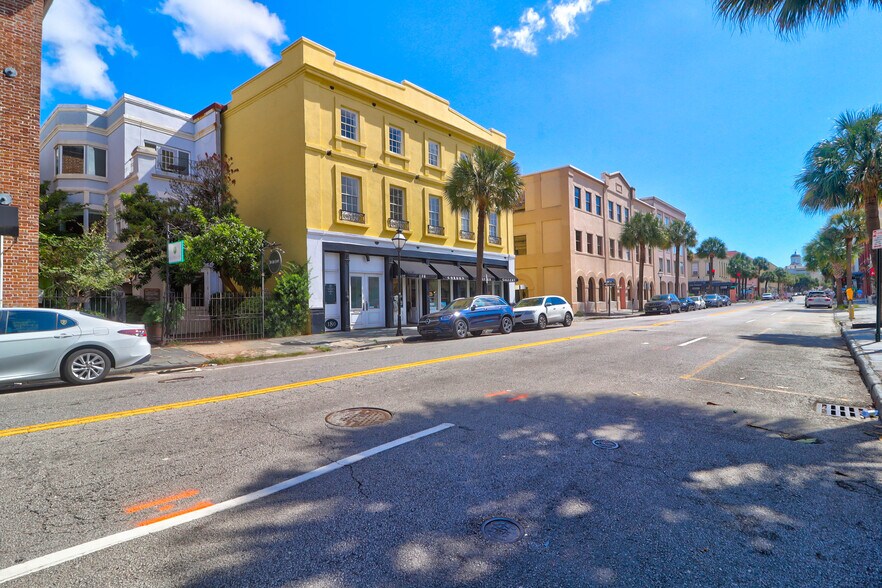 More Photos Of 182-184 E Bay St, Charleston Storefront Retail Office For Sale