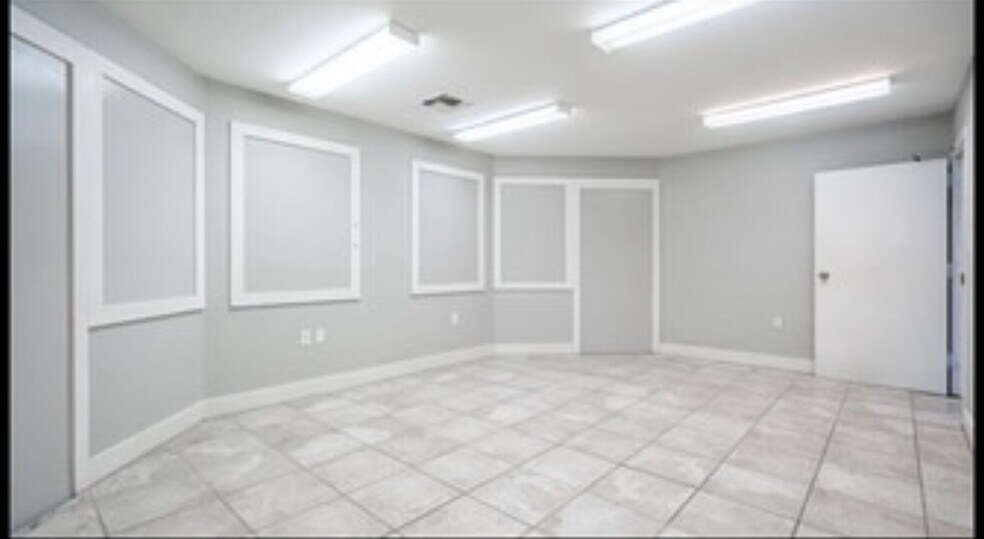 More Photos Of 10100 Hicks Field Rd, Fort Worth Warehouse For Sale
