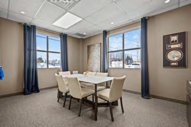 More Photos Of 2145 Dunwin Dr, Mississauga Office For Sale