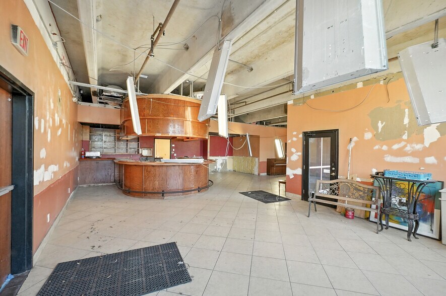 More Photos Of 320 1st St N, Jacksonville Beach Office Residential For Sale