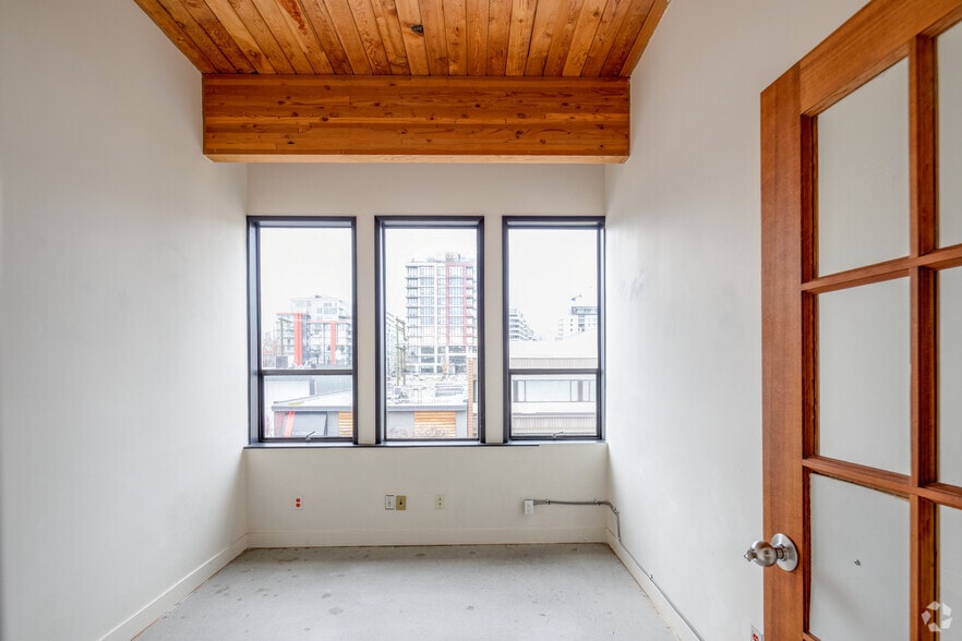 More Photos Of 12 3rd Ave E, Vancouver Warehouse For Lease