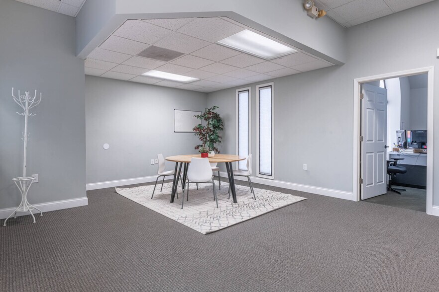 More Photos Of 3210 Seajay Dr, Beavercreek Bank For Sale