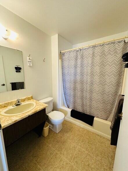 More Photos Of 5416 49th Ave, Rycroft Hotel For Sale