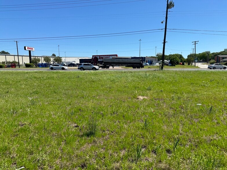 More Photos Of 3001 WNW 323 loop, Tyler Land For Sale