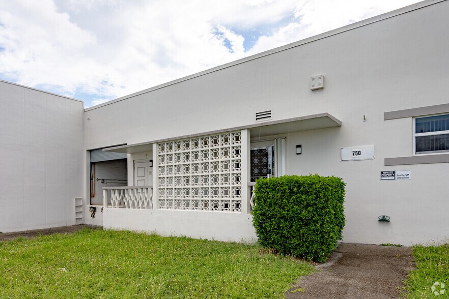 More Photos Of 750 NW 57th Ct, Fort Lauderdale Manufacturing For Sale