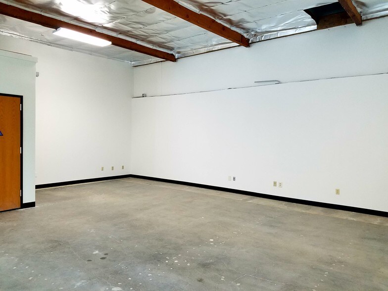 More Photos Of 27801 La Paz Rd, Laguna Niguel Showroom For Lease