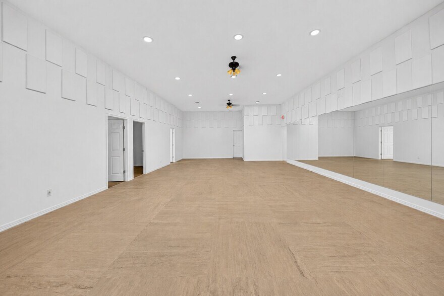 More Photos Of 1309 15th St, Huntsville Storefront Retail Residential For Sale