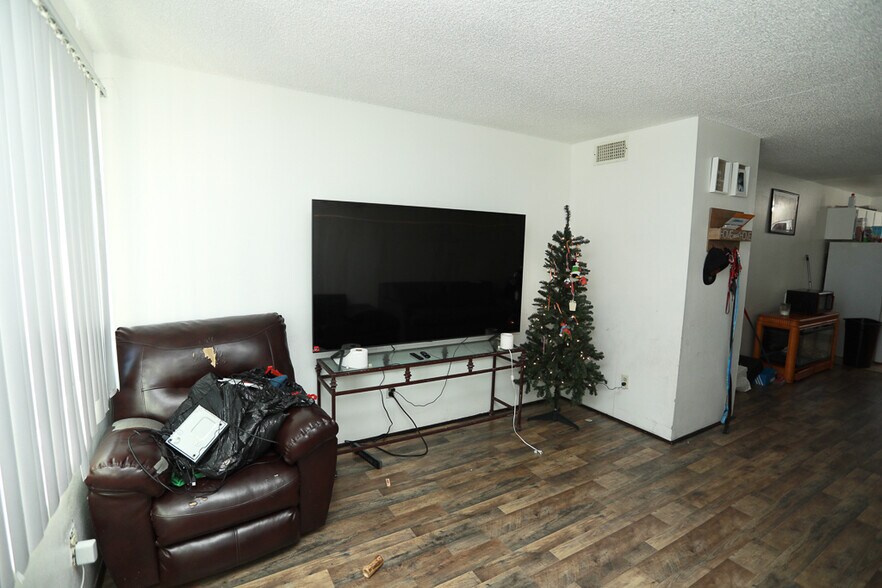 More Photos Of 241 W Philadelphia Ave, Las Vegas Apartments For Sale