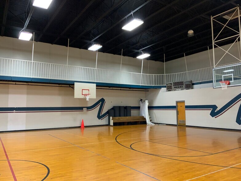 More Photos Of 401 W Poplar St, Elizabethtown Religious Facility For Sale