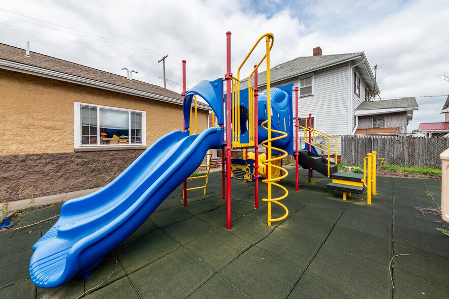 More Photos Of 325 Connellsville St, Uniontown Daycare Center For Sale