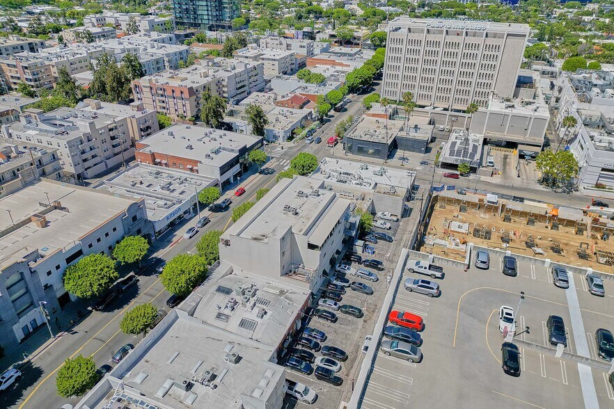 More Photos Of 130-134 S Robertson Blvd, Los Angeles Storefront For Sale