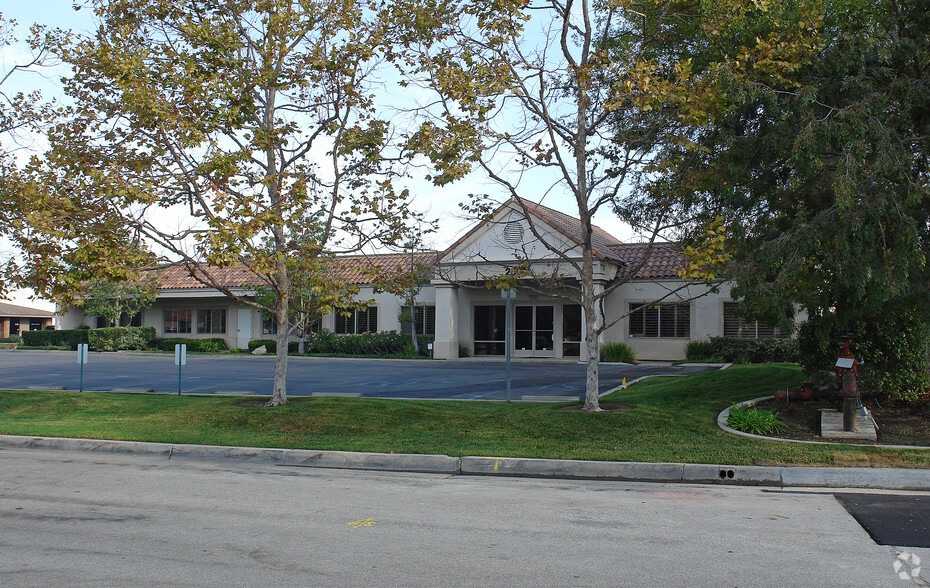 More Photos Of 250 Fischer Ave, Costa Mesa Warehouse For Lease