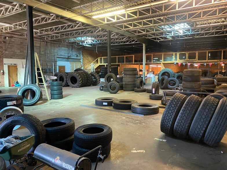 More Photos Of 3007 S Fillmore St, Amarillo Warehouse For Lease