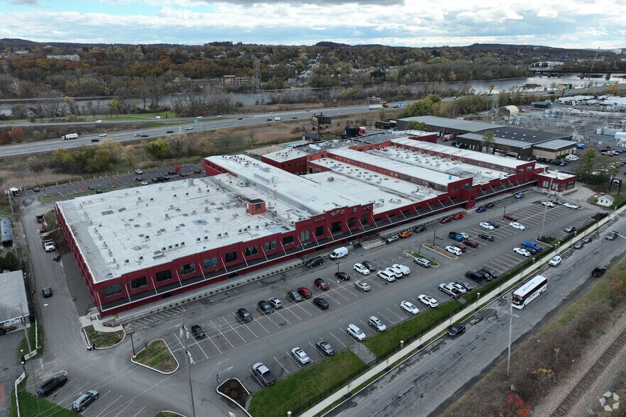 More Photos Of 19 Erie Blvd, Albany Apartments For Lease