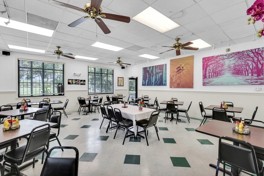 More Photos Of 114 Horizon Park Dr, Savannah Restaurant For Sale