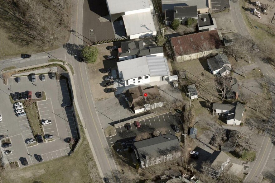 More Photos Of 648 W Iris Dr, Nashville Office For Sale