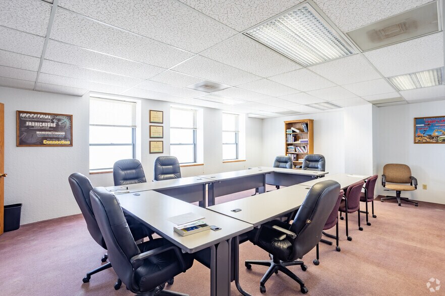 More Photos Of 1003 Central Ave, Fort Dodge Office For Sale