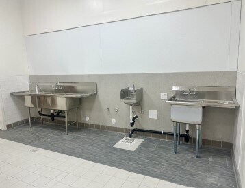 More Photos Of 12990 Branford St, Pacoima Warehouse For Sale