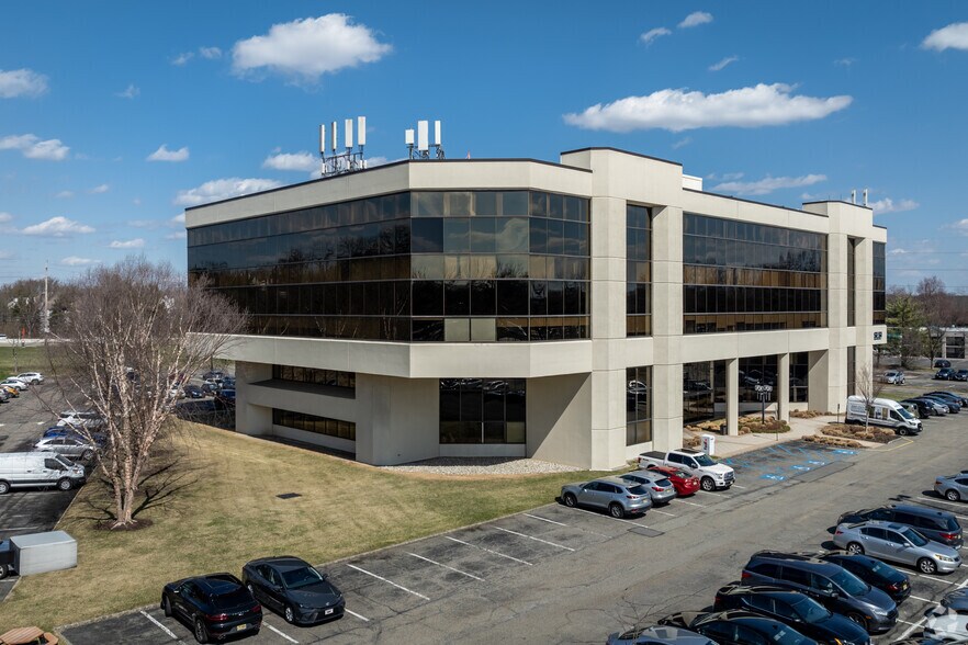 More Photos Of 959 Route 46 E, Parsippany Office Residential For Lease