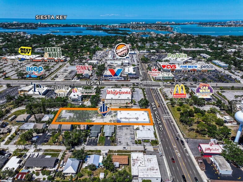 More Photos Of 2030 Bee Ridge Rd, Sarasota Office Residential For Sale