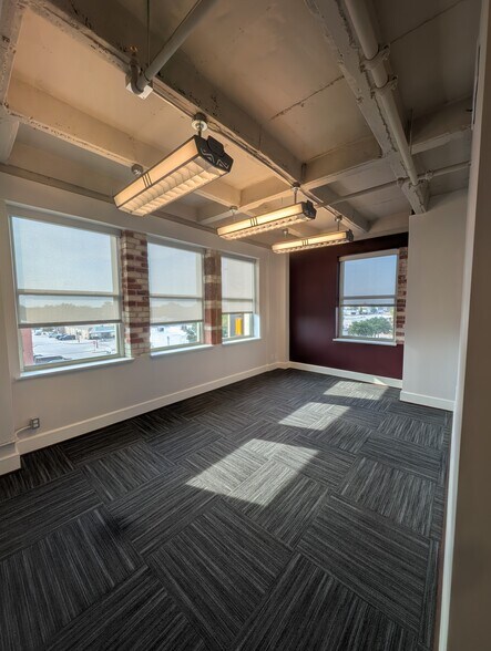 More Photos Of 219 N Main St, Bryan Office For Lease