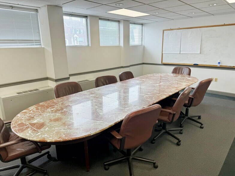 More Photos Of 900 S Washington St, Falls Church Office For Lease