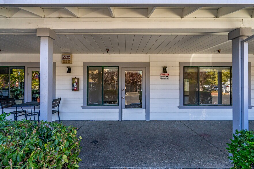 More Photos Of 1270 Broadway, Sonoma Freestanding For Sale