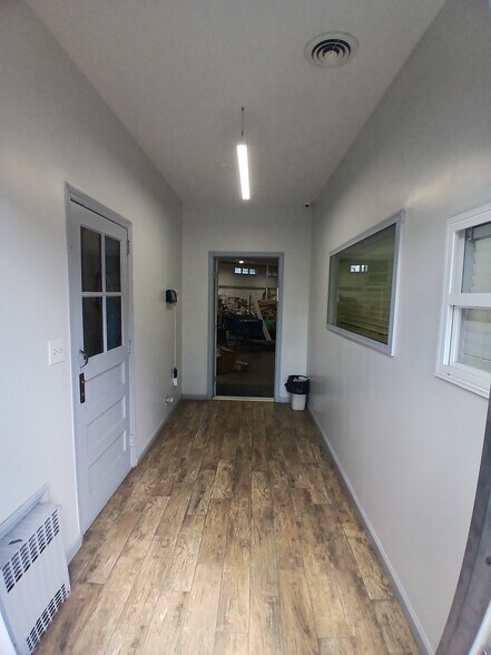 More Photos Of 20 Deyo Pl, Newburgh Warehouse For Sale