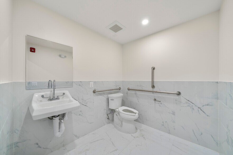 More Photos Of 35 Pangborn Pl, Hackensack Medical For Lease