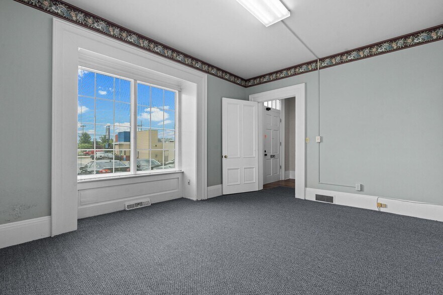 More Photos Of 1107 Rombach Ave, Wilmington Flex For Sale