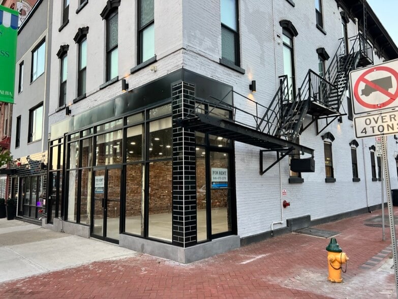 More Photos Of 378 Broad St, Newark Storefront Retail Office For Lease