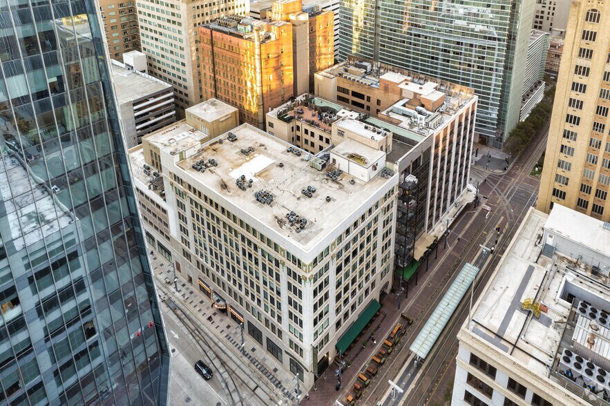 More Photos Of 705 Main St, Houston Apartments For Sale