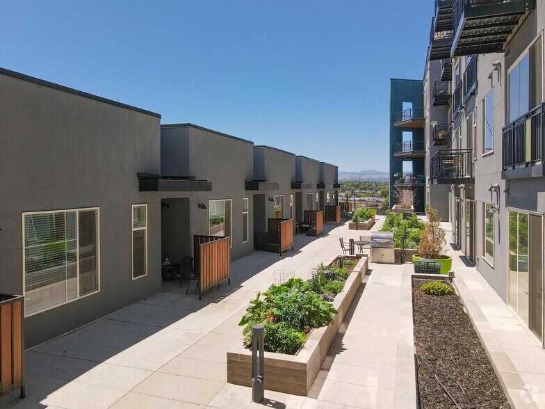 More Photos Of 415 S Cherokee St, Denver Apartments For Lease