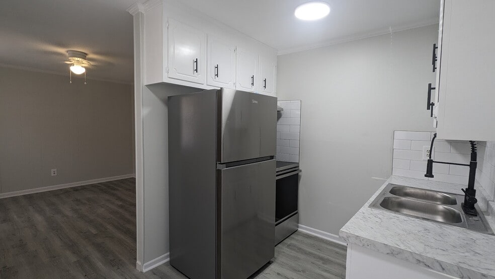 More Photos Of 804 Meadow Ridge Ct, Winston-Salem Apartments For Sale