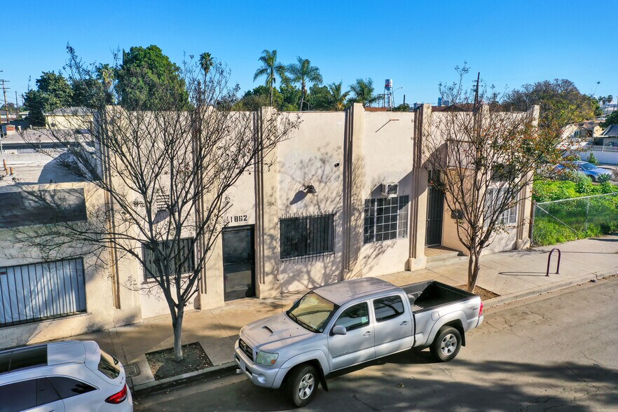 More Photos Of 1852-1862 Santa Fe Ave, Long Beach Storefront For Lease