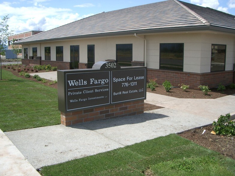 More Photos Of 3502 Excel Dr, Medford Medical For Lease